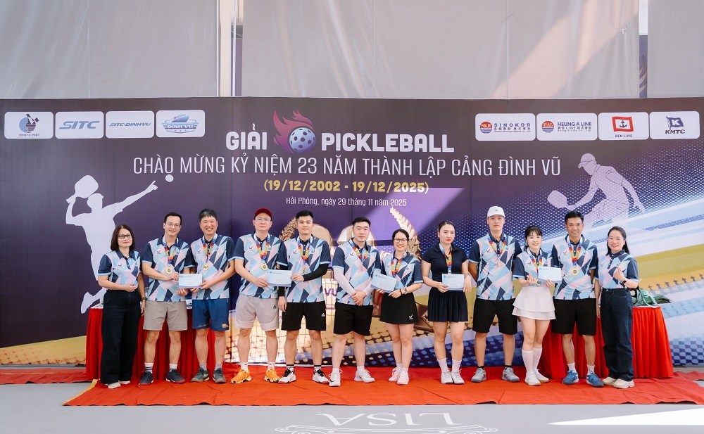 BTC trao 6 giải phong trào